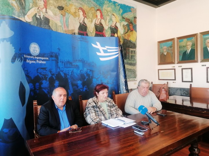 Από αριστερά: Ο κ. Ν. Διμέλης, η κ. Κ. Πάττα και ο διευθυντής Πρωτογενούς Τομέα