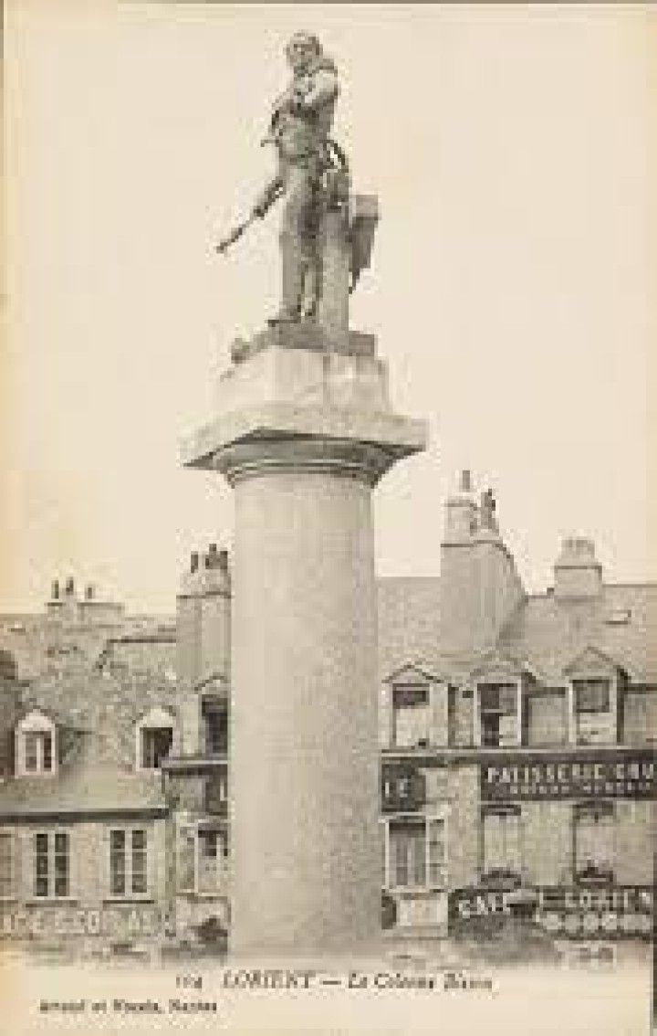 Το άγαλμα του ήρωα Μπισσόν