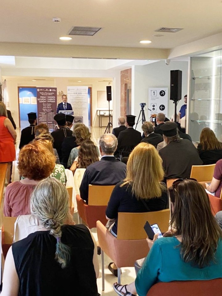 Ο Παντελεήμων Βίγκας ομιλεί κατά τα εγκαίνια των φωτογραφικών εκθέσεων για τον αείμνηστο Νίκο Μαγγίνα                                   ΦΩΤΟΓΡΑΦΙΑ ΦΩΣ ΦΑΝΑΡΙΟΥ