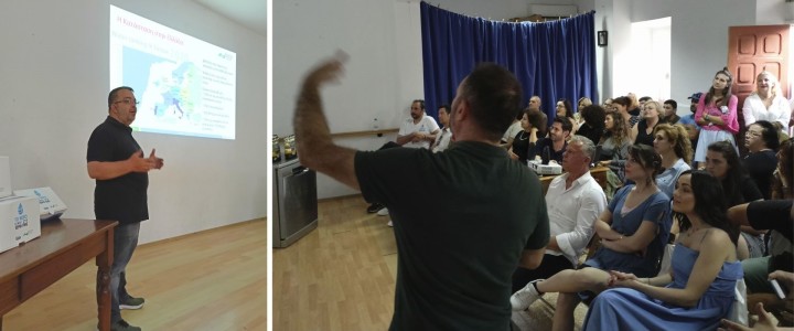 Ο Δρ. Νίκος Σκόνδρας, επικεφαλής του προγράμματος GWP-Med, παρουσιάζει στρατηγικές για την αντιμετώπιση της λειψυδρίας στα μικρά νησιά της Μεσογείου (αριστερά)- ο Αλέξανδρος Κανδαράκης, υπεύθυνος επικοινωνίας της GWP-Med, διενεργεί κουίζ για την εξοικονόμηση νερού (δεξιά).