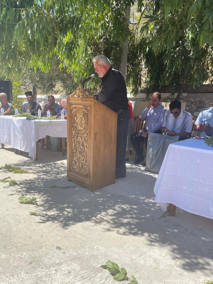 Ο Σύμβουλος Πολιτισμού της Περιφερειακής Ενότητας Καρπάθου - Η. Ν. Κάσου Γιώργος Νικ. Τσαμπανάκης στο βήμα