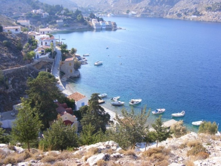 Από τον κόλπο του Νημποριού τ’ Αντώνιο φόρτωνε τα καπνά. From the Gulf of Niborio, Antonio loaded the tobacco