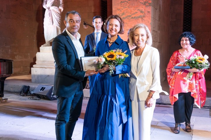 Πρόεδρος ΔΟΠΑΡ κύριος Τέρης Χατζηιωάννου, κυρία Μαίρη Μοσχή, κυρία Ευγενία Βοτανοπούλου