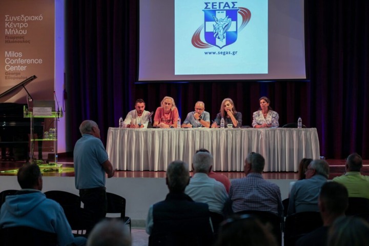 Στο πάνελ από αριστερά ο Δημήτρης Πάππας, ο Μάρκος Καλούδης, η Σοφία Σακοράφα και η Παρασκευή Παχατουρίδου (φωτό Άγγελος Ζυμάρας)