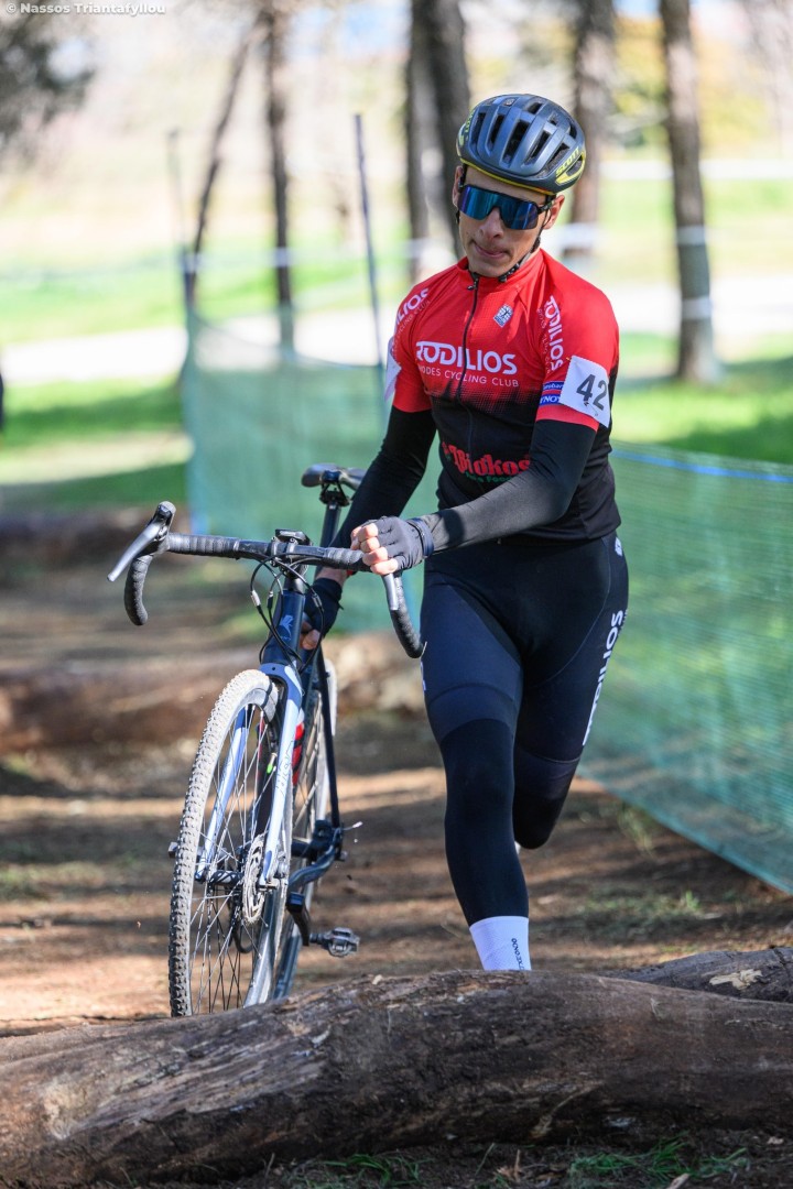 Ανδρέας Καρνέζος