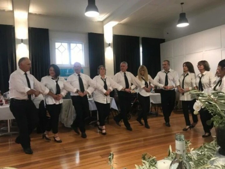 Το χορευτικό συγκρότημα του Χρήστου Κωνσταντινίδη παρουσίασε ελληνικούς παραδοσιακούς χορούς