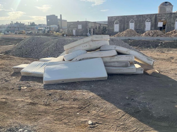 Μέχρι και στο λιμάνι της Ρόδου άφησαν μπάζα