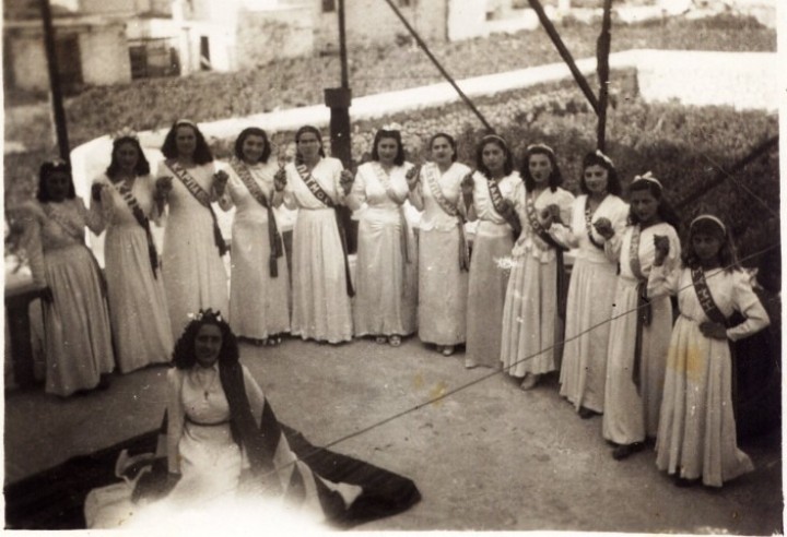 Η Ελλάδα με τα Δωδεκάνησα χορεύουν τον χορό της Λευτεριάς. Greece and the Dodecanese dancing Freedom’s dance (April 1, 1947).