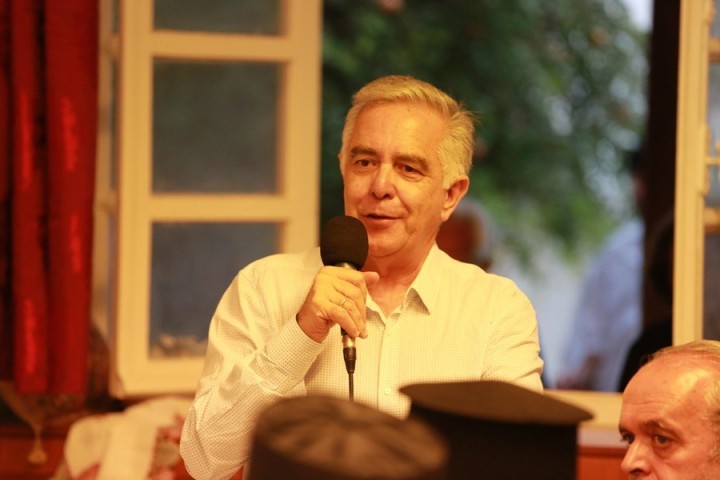 Ο Βουλευτής Δωδεκανήσου Βασίλης Υψηλάντης απευθύνεται στους συγκεντρωμένους.