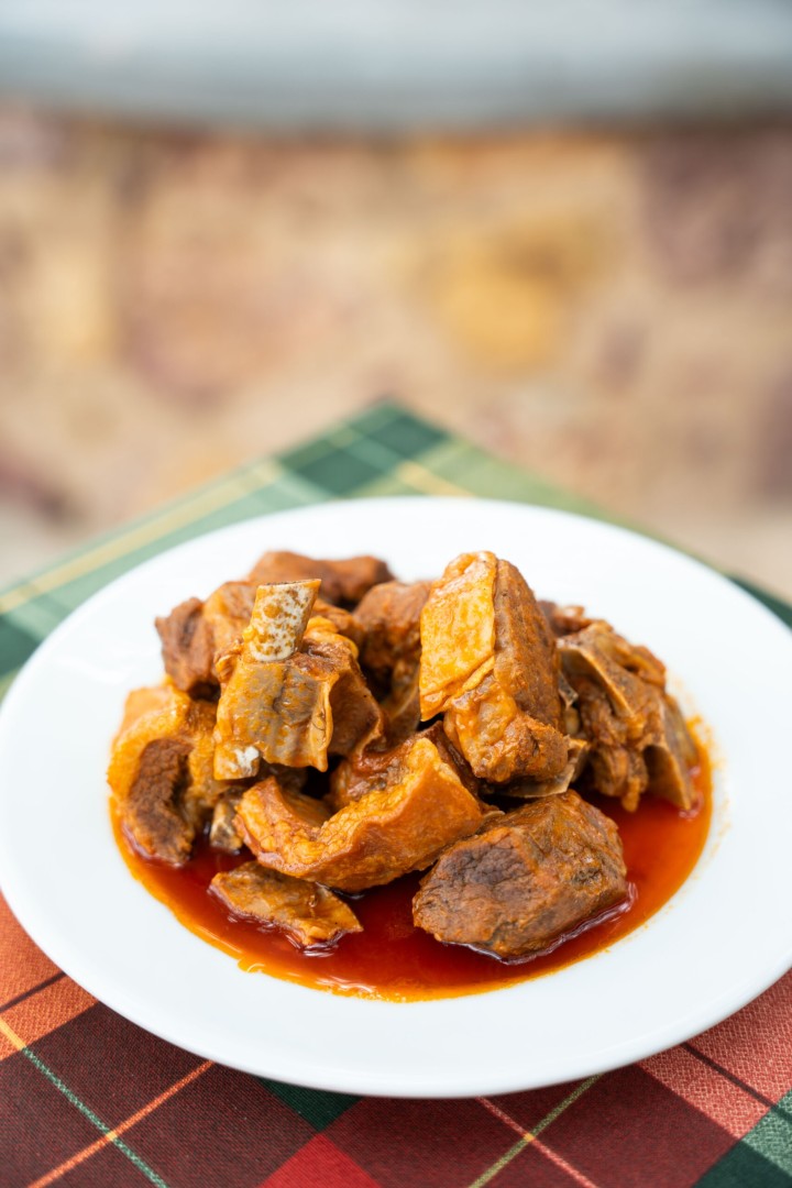 Κοκκινιστό κατσίκι με κανέλα/Photo: Κωστής Αγγελόπουλος