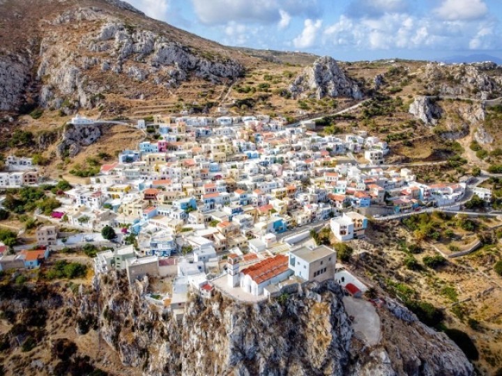 Δυο ώρες ποδαρόδρομο μας πήρε για να φτάσουμε στις Μενετές. It took us two hours on foot to reach Menetes.