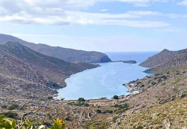 Στο Τρίστομο οι Ιταλοί δημιούργησαν μικρή ναυτική βάση. In Tristomo the Italians created a small naval base.